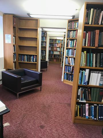 lmh library interior 1:4